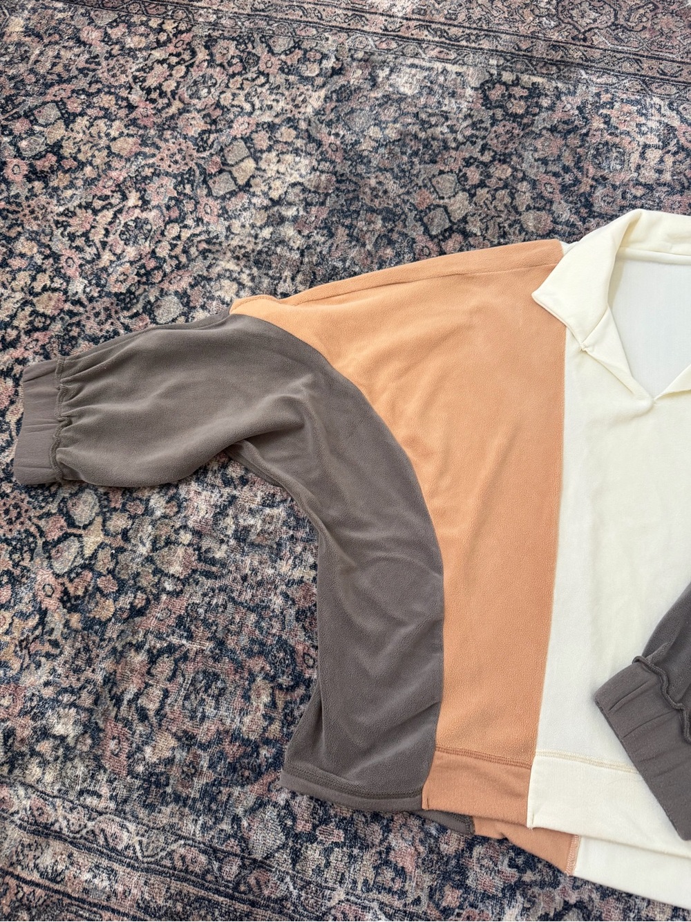 Colorblock sweater - Picture 3 of 5